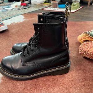 Black doc martens hardly worn womens size 8